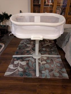HALO BassiNest Premiere Series Swivel Sleeper