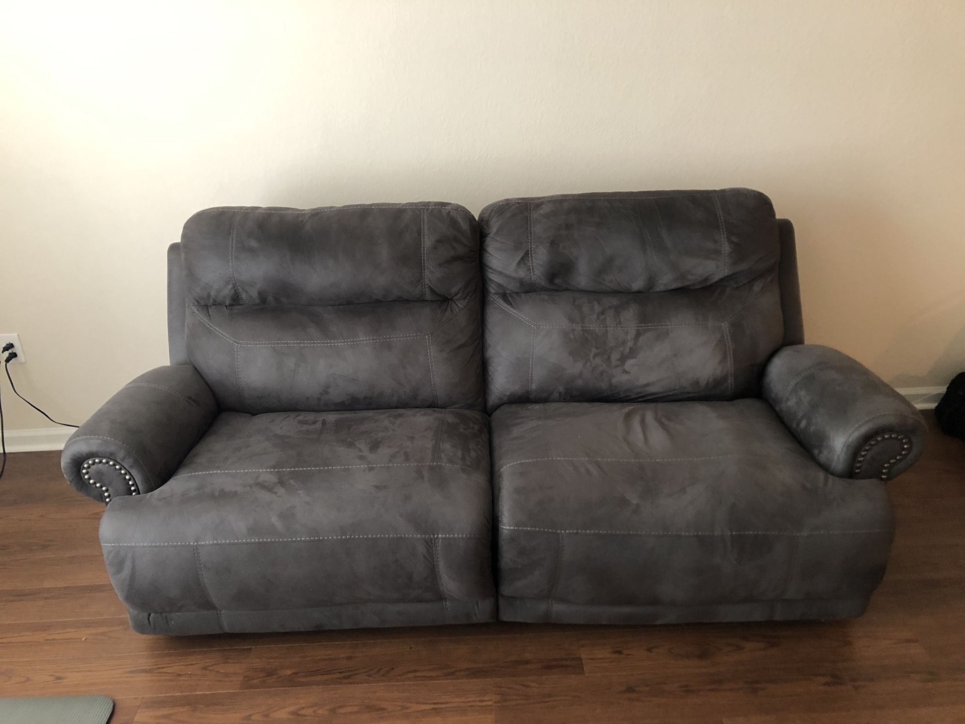 Lazy Boy Loveseat w/ Dual Electric Recliners for Sale in Tampa, FL