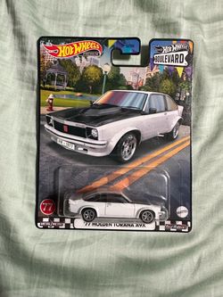 Hot Wheels Premium Boulevard '77 Holden Torana A9X