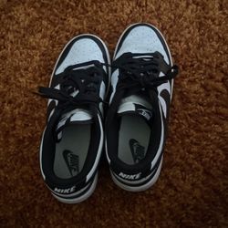 Nike Panda  Dunks 