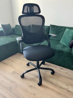 Black Mesh Ergonomic Office Chair