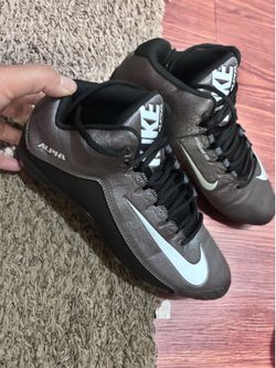 Men’s football cleats size 9.5