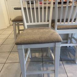 6 Counter Height Stools 