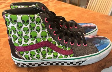 Size 10 hi top sk8 shoes