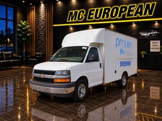 2018 Chevrolet Express 3500 box truck