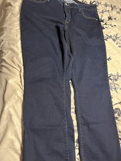 Five pairs of Levi’s women’s jeans sizes 18 to 20 for Sale in Los Angeles,  CA - OfferUp