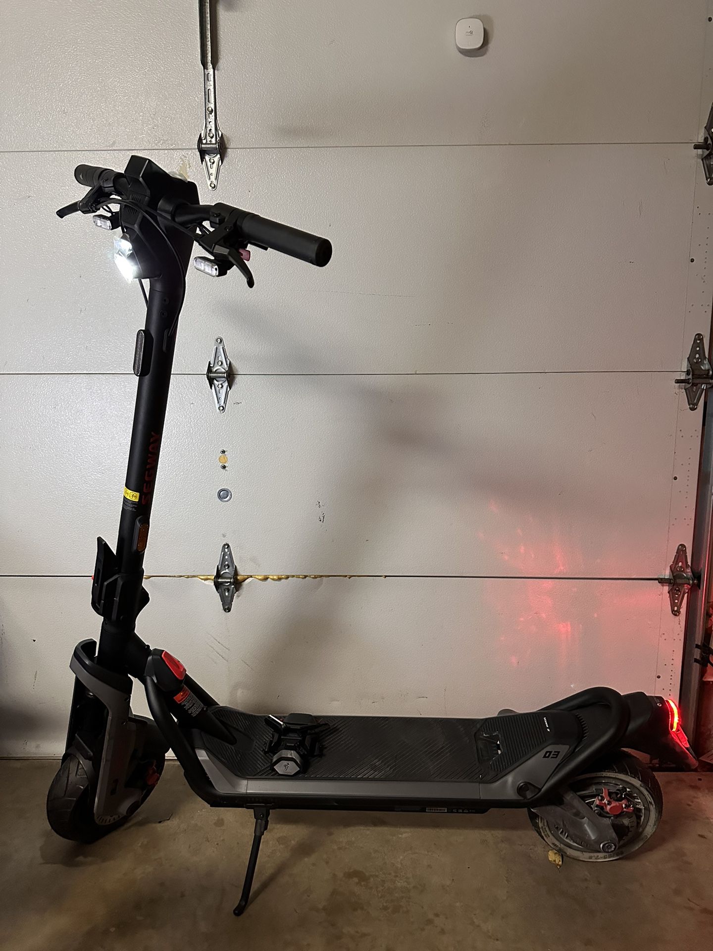 Segway GT3 Electric SuperScooter 45 Miles Max Range & 31 Mph Top Speed