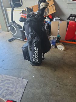 Titlest Cart bag brand new