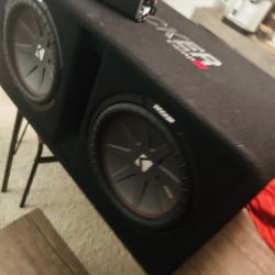 12” 1200w Kicker Subs Comp Ported Box & Amp
