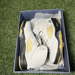 A Ma Maniere 5 ‘Dawn’ Size 10M (11.5W)