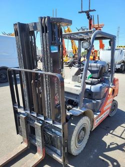 2018 Toyota Forklift 8FGU25- 5,000 lb capacity FREE FORKS