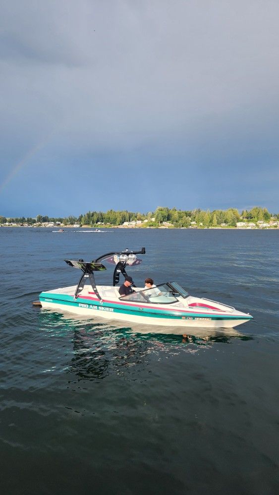 1995 Blue Water PRO AM SKIER
