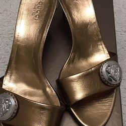 New Gucci Bronze/Gold Sandals, Women Size 7