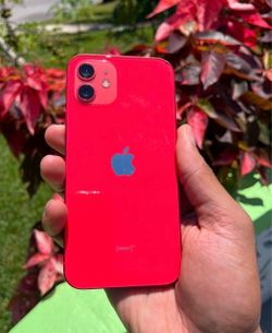 UNLOCKED IPHONE 12 / READY TO USE