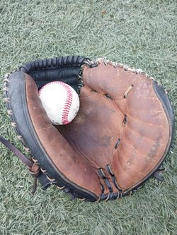 SMALL KIDS CATCHERS GLOVE