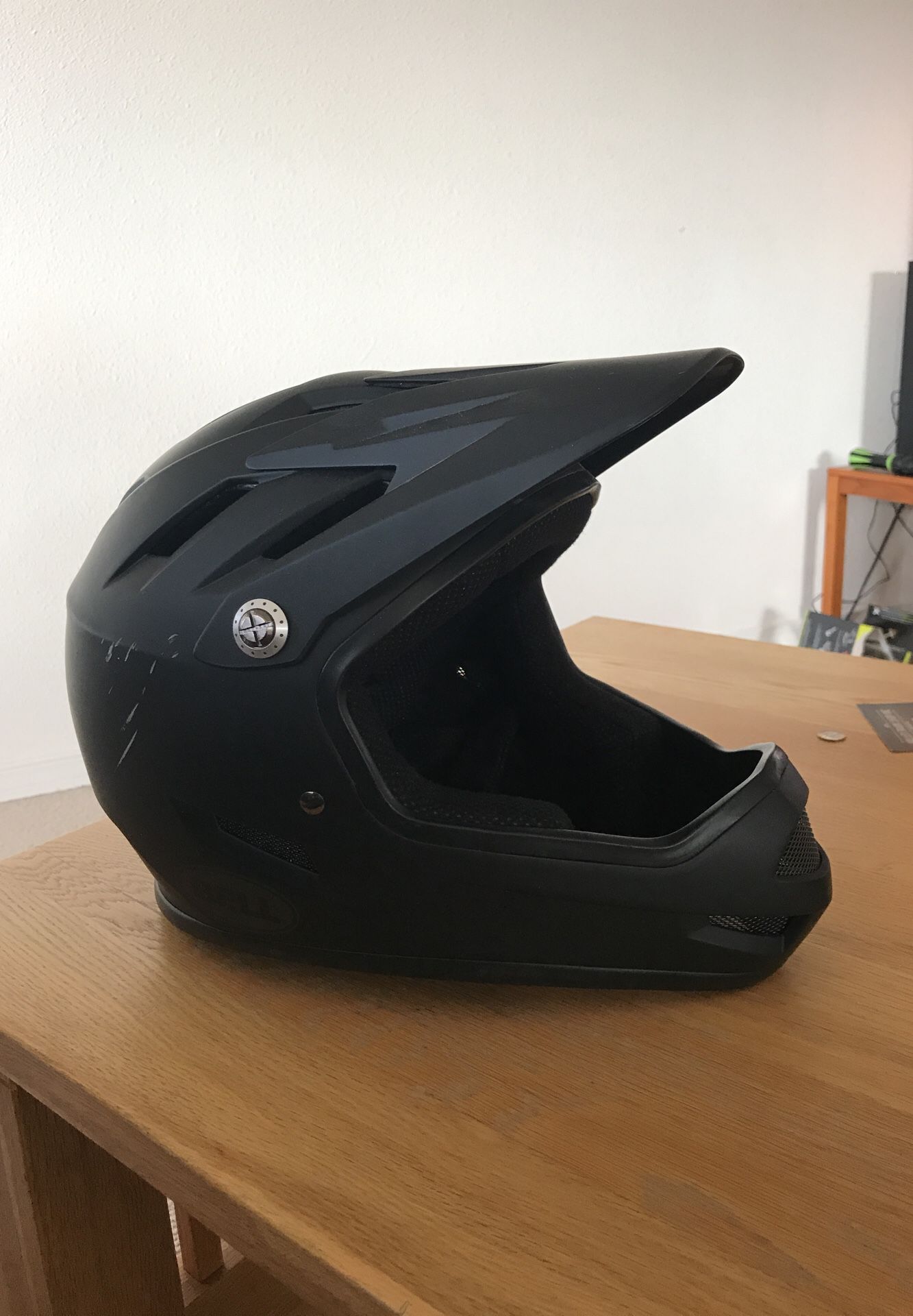 Never Worn Bell full faced helmet. Size Large ( 6 7/8th-7 3/8th)