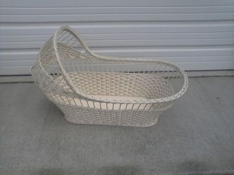 Antique Wicker Bassinet