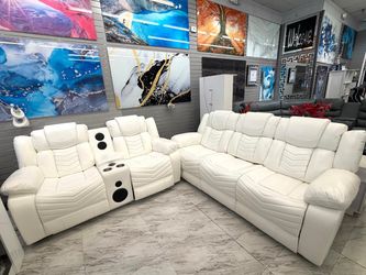 Sofa y loveseat totalmente nuevo a la venta