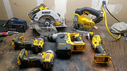 DeWalt XR set with batteries and charger