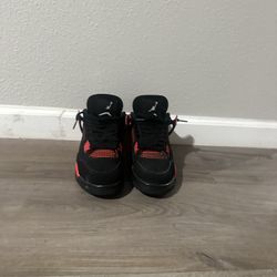 Jordan 4s