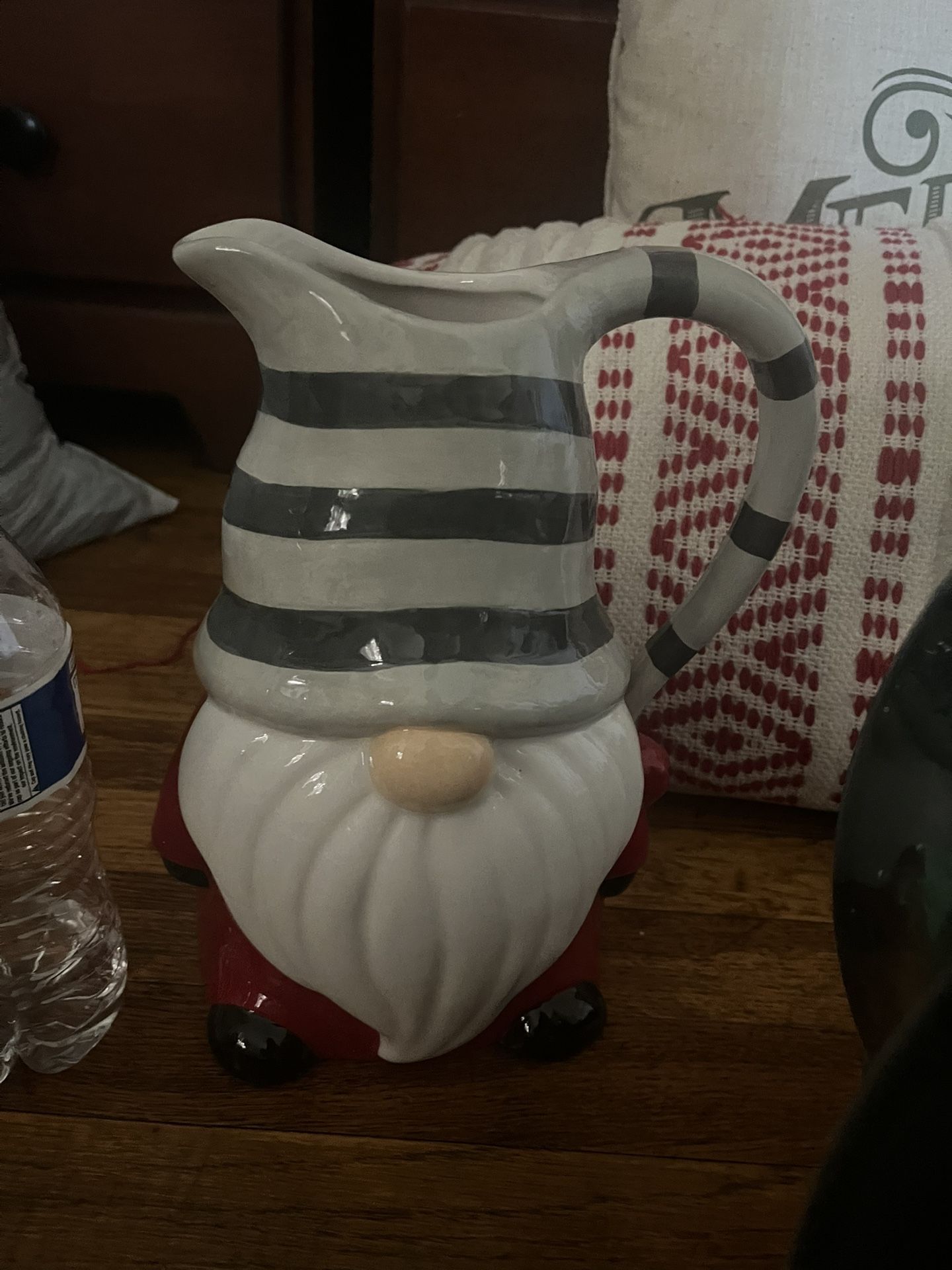 Nome Pitcher $5
