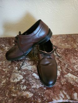 Christian Gallery brown mens leather shoes. Size 8 in mens
