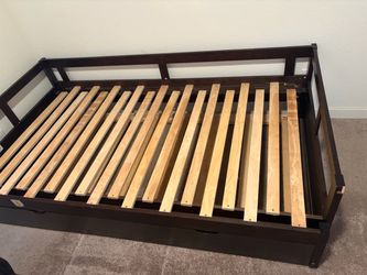 Full-to-Queen Size Trundle Bed