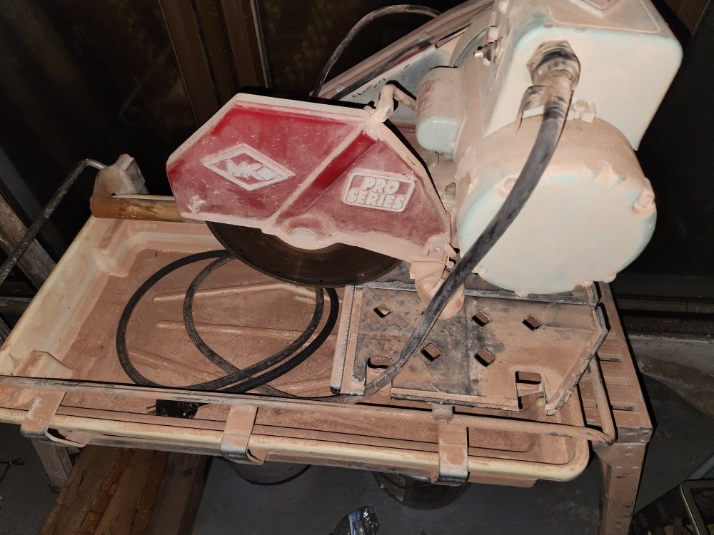 M k... Wet saw...