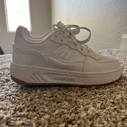 Heely’s youth size 4