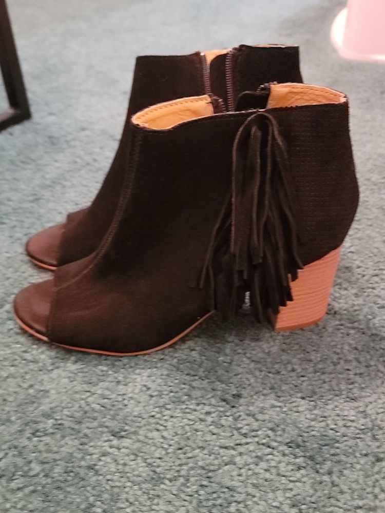 Black Bootie Heels Size 9