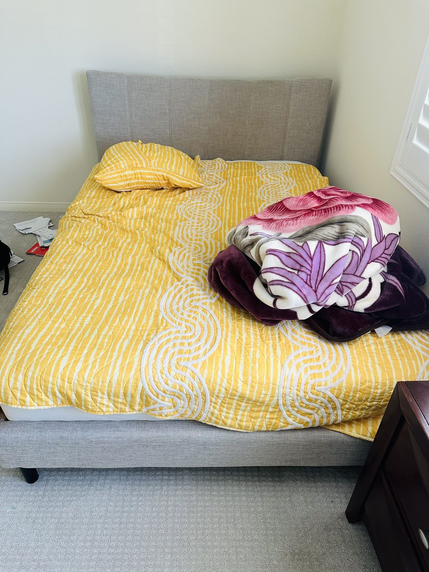 Queen Bed With Mattress And 2 Nightstands