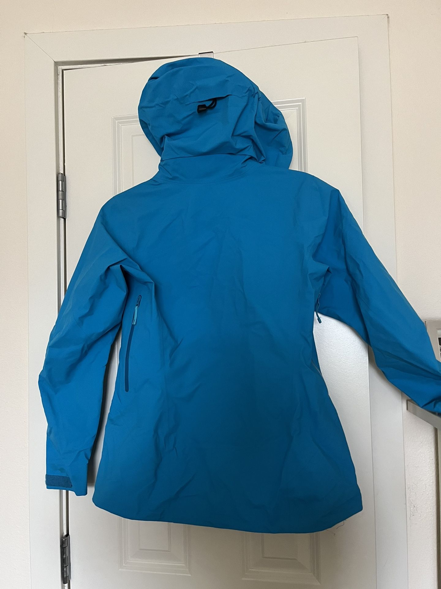 Arc'teryx Astryl Shell Jacket LIKE NEW (women's xs) for Sale in Seattle