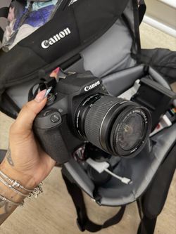CANON EOS REBEL T7