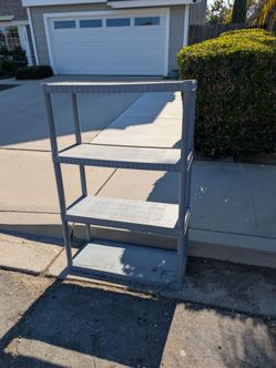 Free plastic shelf