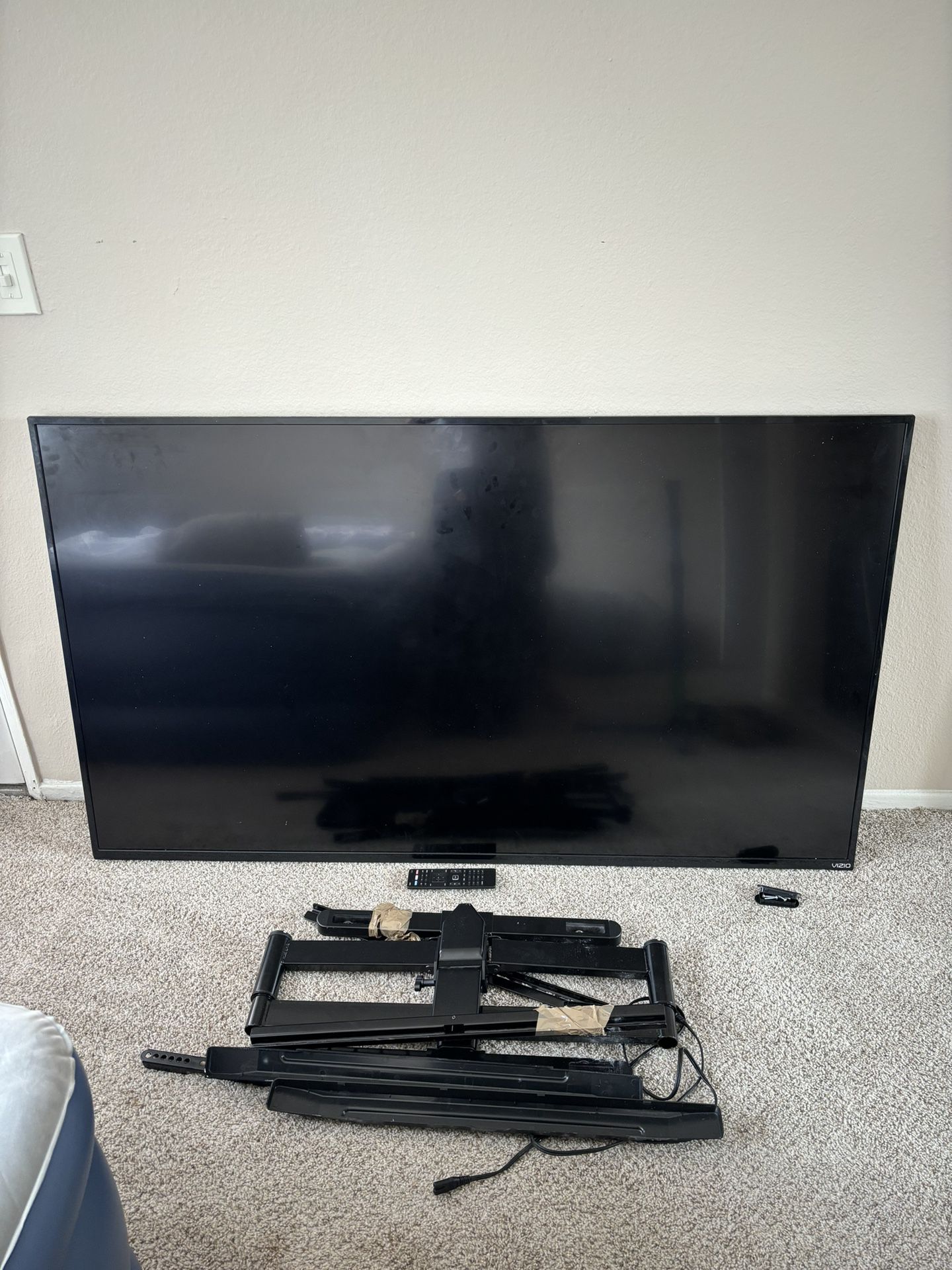 60’ Inch Vizio TV And Wall Mount