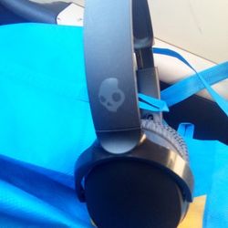 SKULL CANDY HEADPHONES- CORDLESS