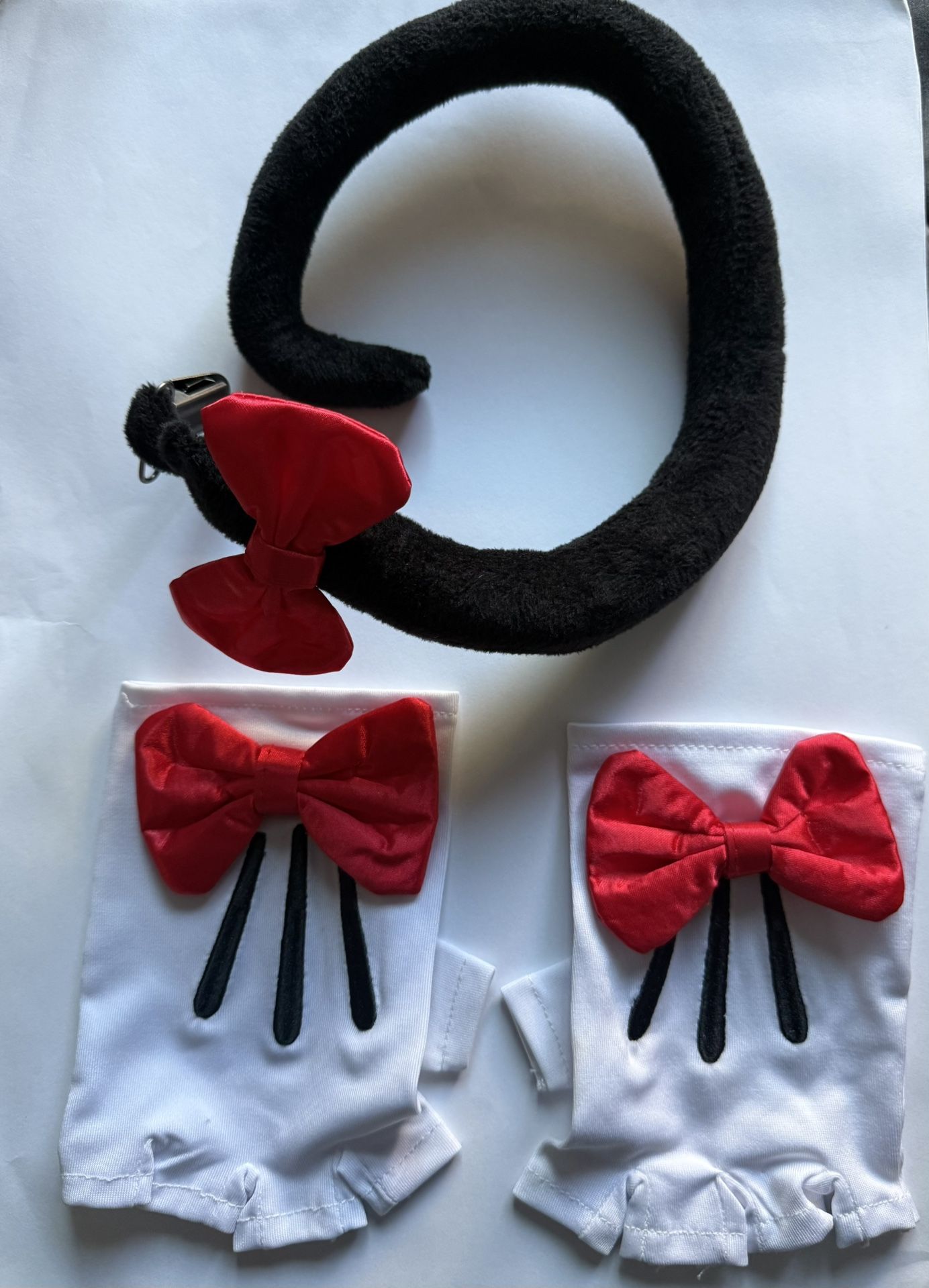 Minnie Mouse gloves and tail Red Bow