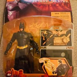 Vintage Batman Begins Battle Gear Action Figure 