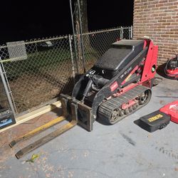 2023 Toro Dingo 525 Wide Track . Diesel 