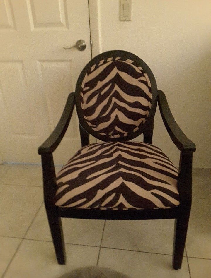 Accent Chair 