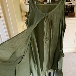 Green sleeveless maxi flowy dress
