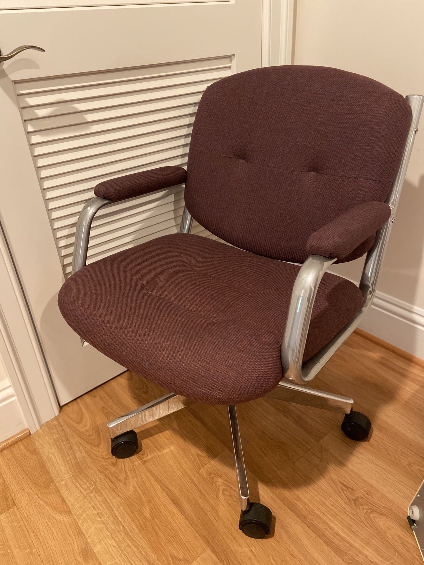 Desk Chair with Armrests