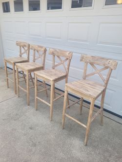 4 bar stools w/ back