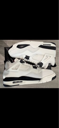 Size 10.5 - Jordan Air Jordan 4 White/Black Suede Mid Top Lace Up Throw Back’s