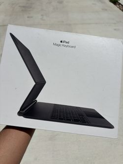 Apple Magic Keyboard 12.9