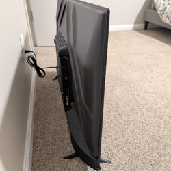 Brand New 40-in Roku Smart Television With Remote