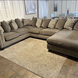 Sectional Couch 