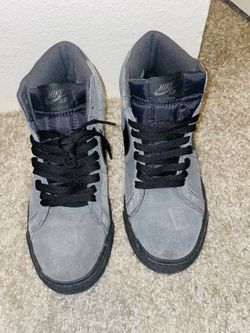 Nike Blazer Mids Size 6