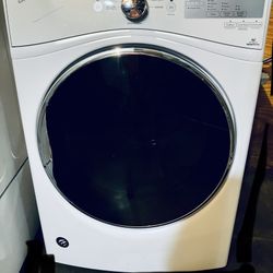 Whirlpool 7.4 Cu Ft Dryer.  Like New. 