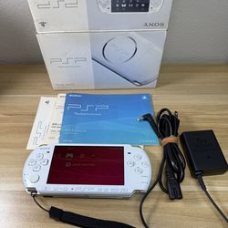 PSP 3000 Complete with Box